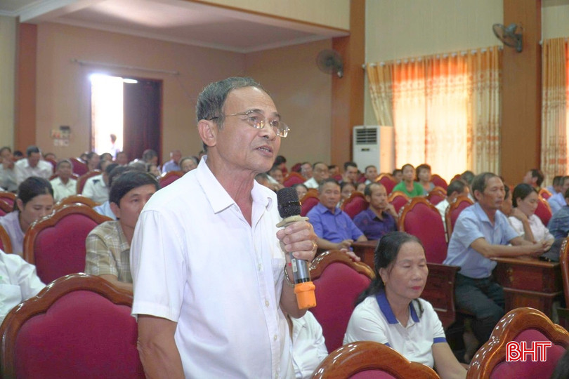 Cử tri Nguyễn Đình Thần (xã Can Lộc) kiến nghị tăng cường phòng, chống tham nhũng, quản lý an toàn vệ sinh thực phẩm và kiểm soát hàng lậu, hàng giả. Cử tri Nguyễn Đình Thần (xã Can Lộc) kiến nghị tăng cường phòng, chống tham nhũng, quản lý an toàn vệ sinh thực phẩm và kiểm soát hàng lậu, hàng giả.