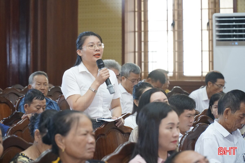 Cử tri Lê Hồng Hạnh (phường Nam Hồng Lĩnh) kiến nghị về lĩnh vực giáo dục, đặc biệt là việc sửa đổi sách giáo khoa cho phù hợp, đồng thời kiến nghị về công tác quản lý tài sản công sau sáp nhập. Cử tri Lê Hồng Hạnh (phường Nam Hồng Lĩnh) kiến nghị về lĩnh vực giáo dục, đặc biệt là việc sửa đổi sách giáo khoa cho phù hợp, đồng thời kiến nghị về công tác quản lý tài sản công sau sáp nhập.