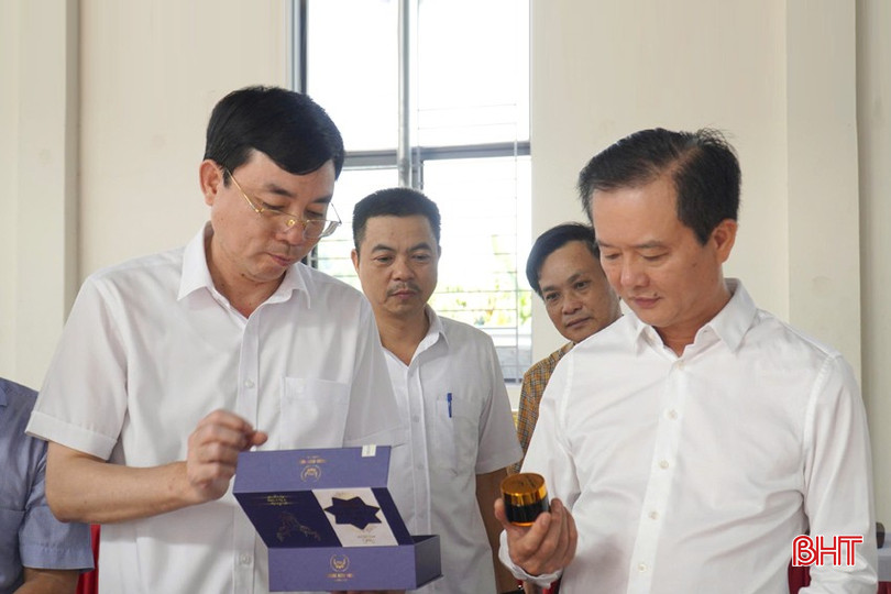 Nhiều sản phẩm đã hoàn thiện đồng bộ hồ sơ pháp lý khi tham gia đợt bình chọn lần này. bqbht_br_dt-z6743256491725-6c2a32f67a98616bf240dd8c9a4bf47f-1.jpg