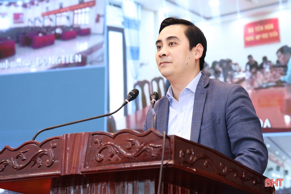 Ông Lê Thành Đông - Giám đốc Sở KH&amp;CN Hà Tĩnh trình bày chương trình hành động.