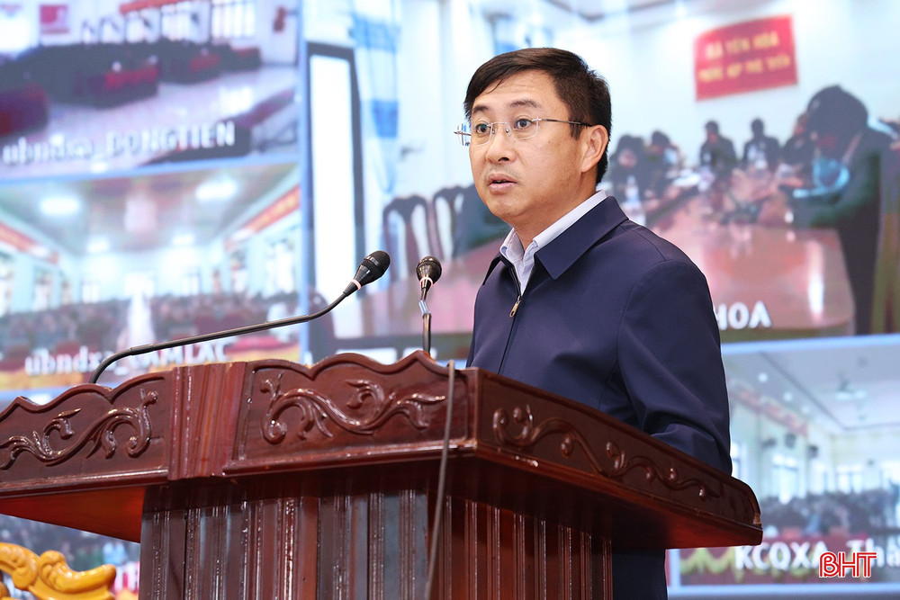 Ông Võ Xuân Bằng - Chánh Văn phòng Sở KH&amp;CN Hà Tĩnh trình bày chương trình hành động.