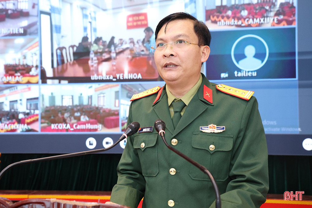 Ông Nguyễn Tú Tài - Phó Chỉ huy trưởng Bộ CHQS tỉnh Hà Tĩnh trình bày chương trình hành động.