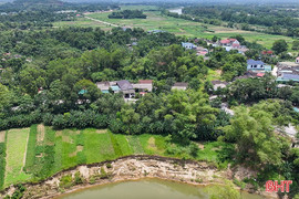 Bất an sạt lở bờ sông Ngàn Phố