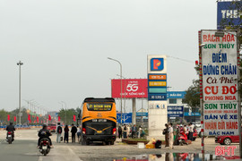 Lại "nóng" đón trả khách bên QL 1 ở Hà Tĩnh
