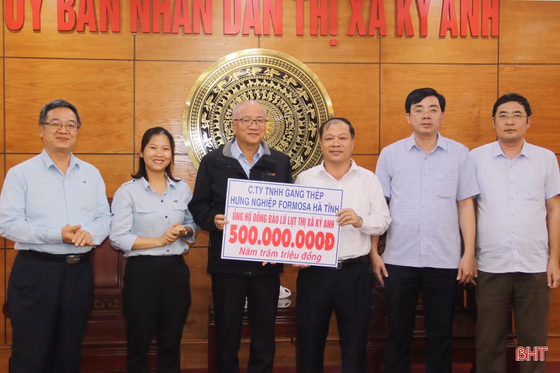 Gần 40 tỷ đồng ủng hộ đồng bào Hà Tĩnh bị ảnh hưởng lũ lụt