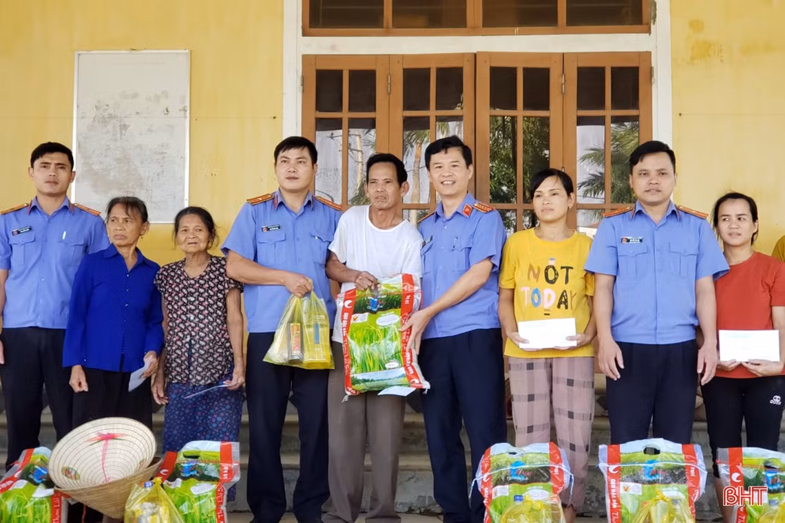 Gần 40 tỷ đồng ủng hộ đồng bào Hà Tĩnh bị ảnh hưởng lũ lụt