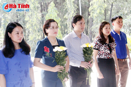 doan cong tac tinh uy hung yen trong cay luu niem tai nga ba dong loc