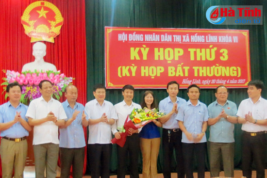 thi xa hong linh co chu tich ubnd moi