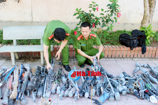 tieu huy hang tram khau sung dao kiem gay goc