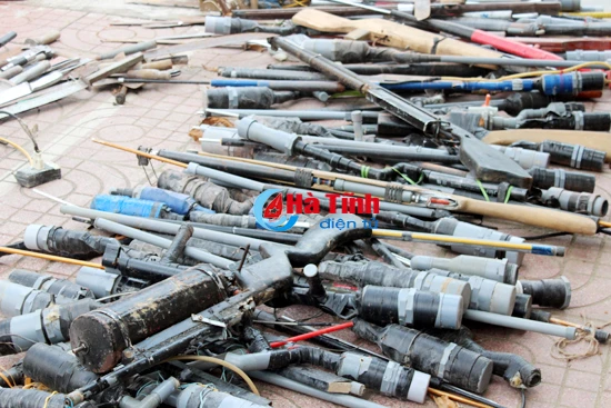 tieu huy hang tram khau sung dao kiem gay goc