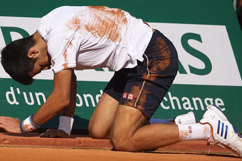 djokovic thua soc tai monte carlo tiep tuc phong do toi te trong nam 2017