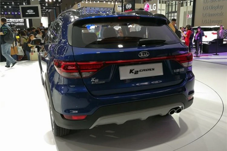 kia ra mat k2 cross moi chot gia gan 300 trieu dong