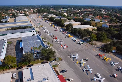 thi tran nguoi dan di may bay rieng de an sang