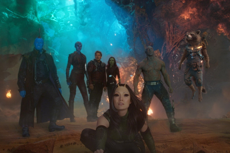 Guardians of the Galaxy Vol. 2 - 28/4: Trong phần hai, Star-Lord (Chris Pratt) - trưởng nhóm Vệ binh dải ngân hà - tái ngộ cha đẻ là Hành tinh sống Ego (Kurt Russell). Song, niềm vui lại dẫn đến những sự kiện mà biệt đội siêu anh hùng không thể nào ngờ tới. Đạo diễn James Gunn hứa hẹn phim chứa đựng những trường đoạn kỹ xảo hoành tráng chưa từng thấy. Ảnh: Disney. 20 phim bom tan khong the bo qua trong mua he 2017