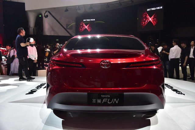 day la hinh anh xem truoc cua toyota camry 2018 cho chau a