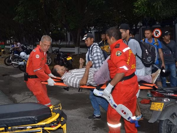 luu dan phat no ben trong hop dem hang chuc nguoi bi thuong