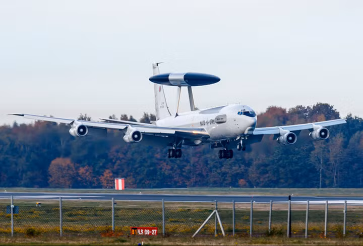 kham pha suc manh radar bay e3 sentry