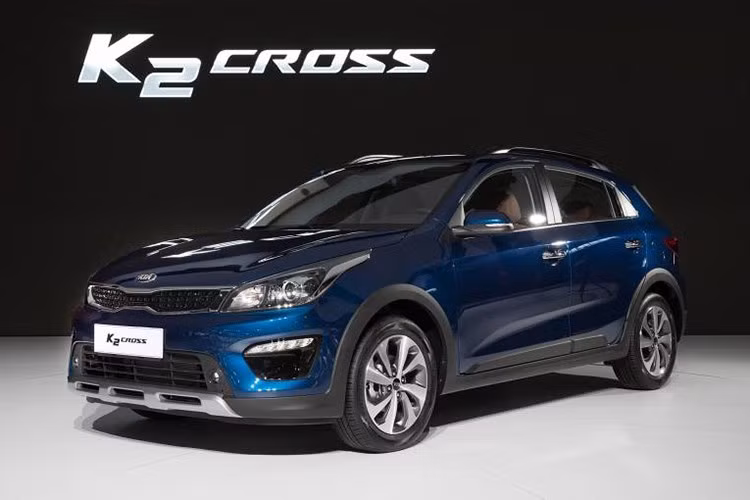 kia ra mat k2 cross moi chot gia gan 300 trieu dong