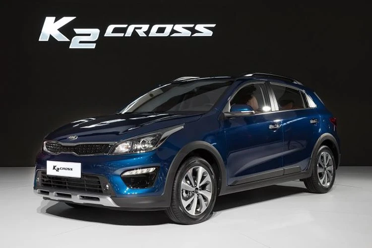 kia ra mat k2 cross moi chot gia gan 300 trieu dong