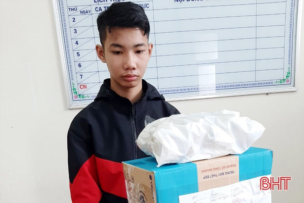 Mua nguyên liệu trên mạng về chế tạo pháo nổ