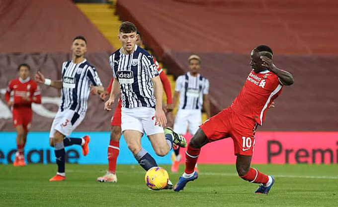 Salah tịt ngòi, Liverpool mất điểm cay đắng