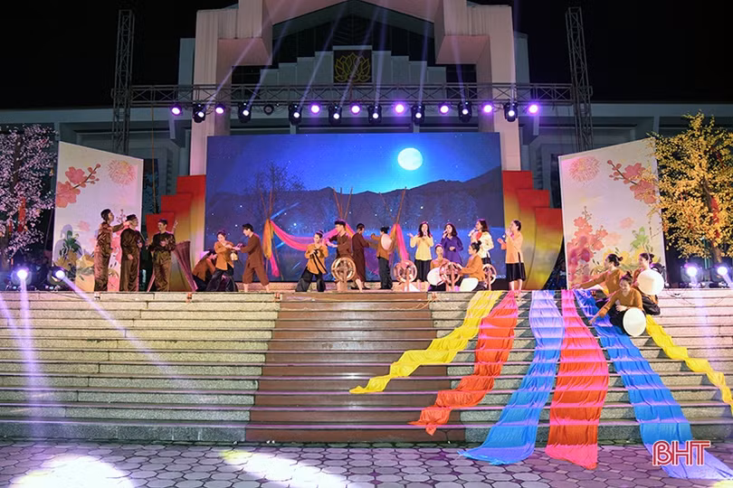 Thành phố Hà Tĩnh rộn ràng giai điệu chào mừng năm mới 2021 