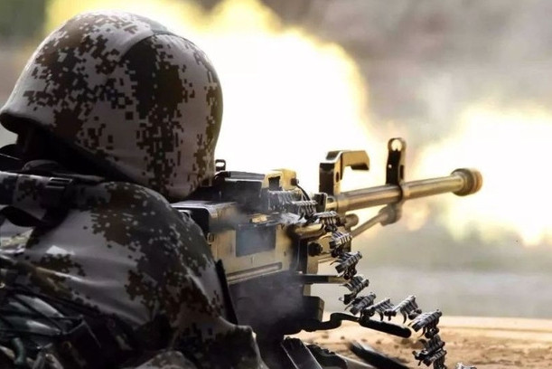 Trung Quốc ra mắt súng máy nhẹ nhất thế giới