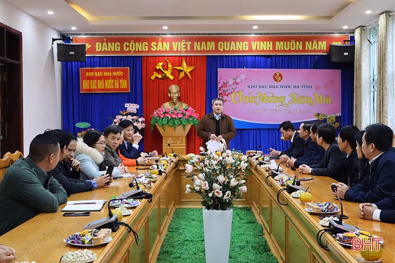 Chủ tịch UBND tỉnh Hà Tĩnh động viên công tác quyết toán cuối năm