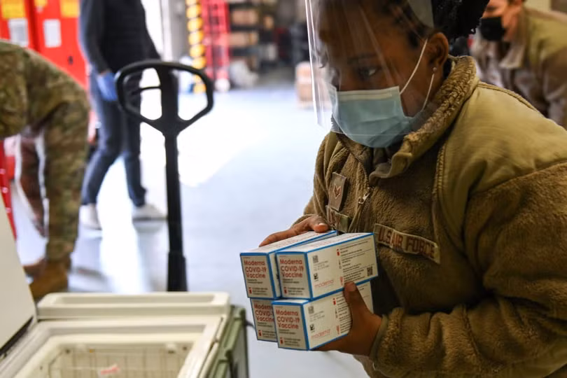 Lính Mỹ đồn trú tại Nhật Bản, Hàn Quốc tiêm vaccine ngừa Covid-19