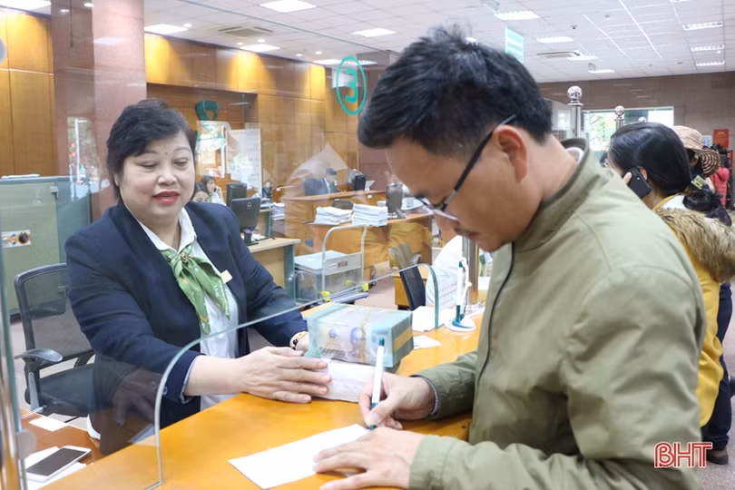 Ngành ngân hàng Hà Tĩnh vững vàng trong “sóng lớn”