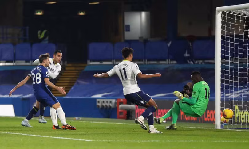 Chelsea và Leicester rủ nhau sảy chân, MU chưa đá đã hưởng lợi