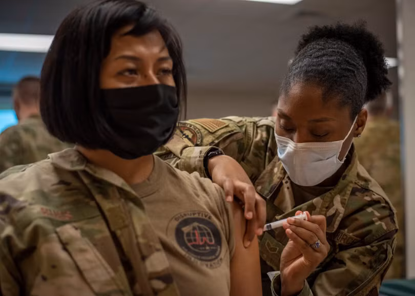 Lính Mỹ đồn trú tại Nhật Bản, Hàn Quốc tiêm vaccine ngừa Covid-19