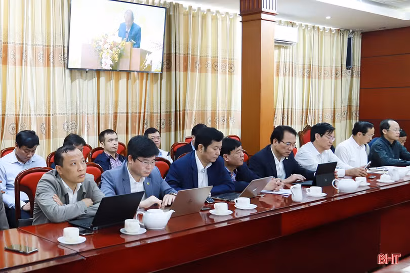 Năm 2021 phấn đấu tăng trưởng GDP khoảng 6%