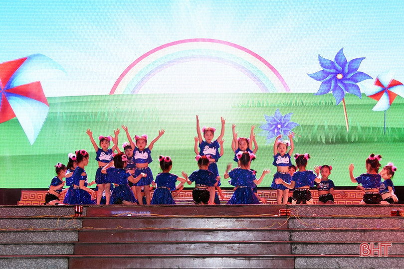 Thành phố Hà Tĩnh rộn ràng giai điệu chào mừng năm mới 2021 