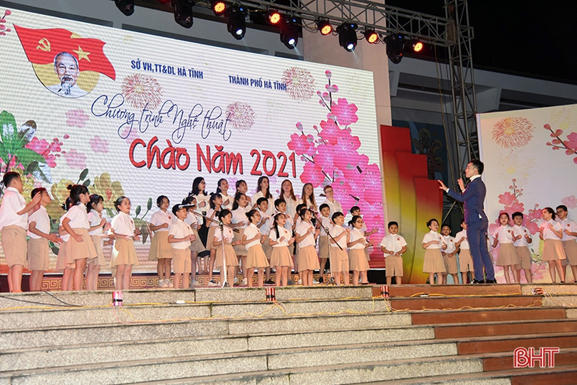 Thành phố Hà Tĩnh rộn ràng giai điệu chào mừng năm mới 2021 