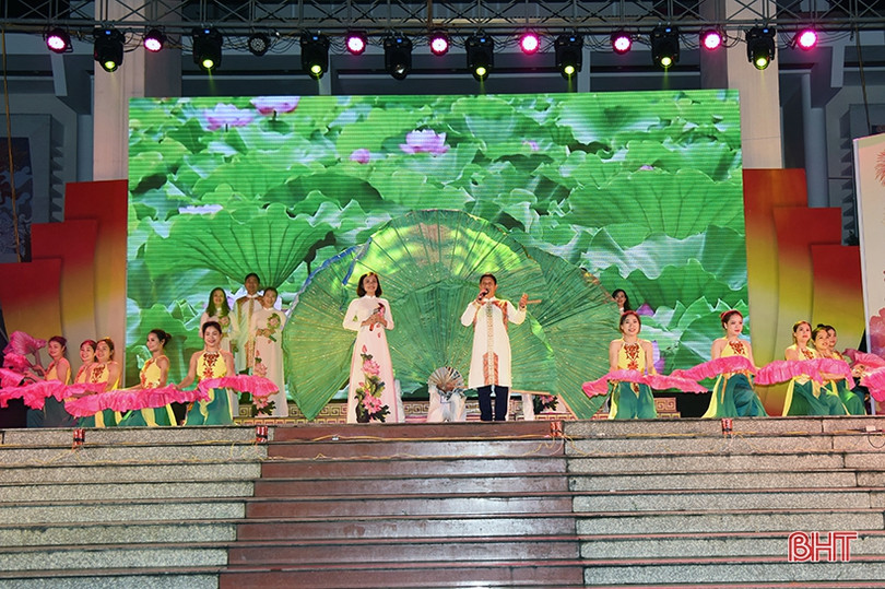 Thành phố Hà Tĩnh rộn ràng giai điệu chào mừng năm mới 2021 