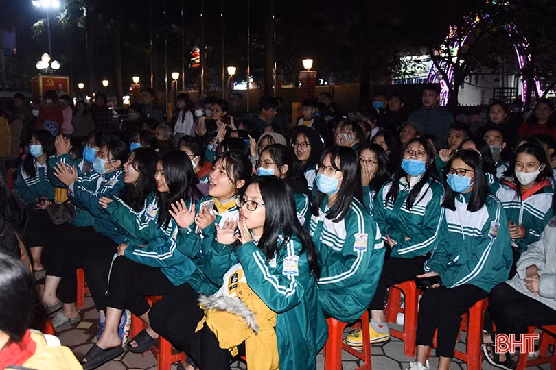 Thành phố Hà Tĩnh rộn ràng giai điệu chào mừng năm mới 2021 