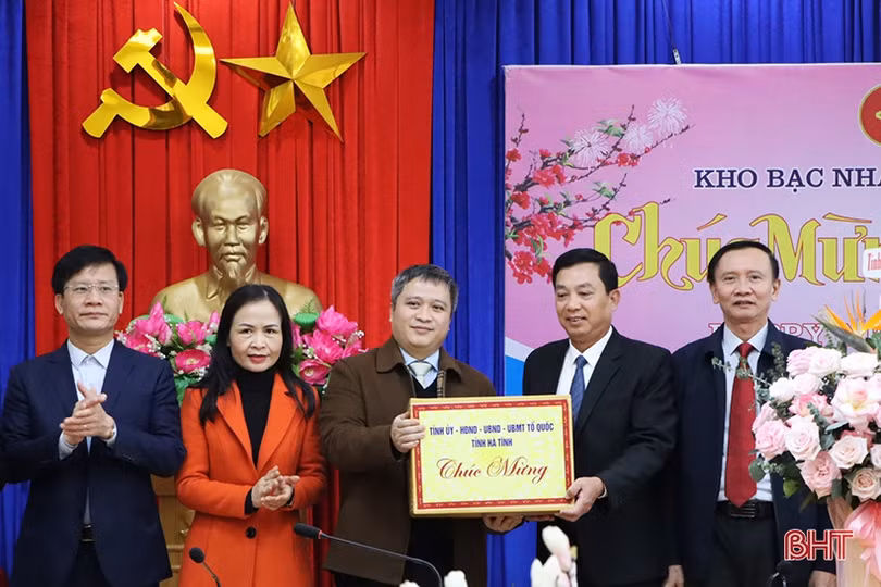 Chủ tịch UBND tỉnh Hà Tĩnh động viên công tác quyết toán cuối năm