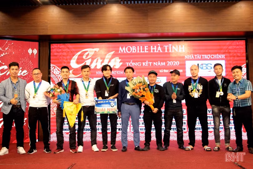 FC Mobile TP Hà Tĩnh vô địch Giải bóng đá Mobile Hà Tĩnh 