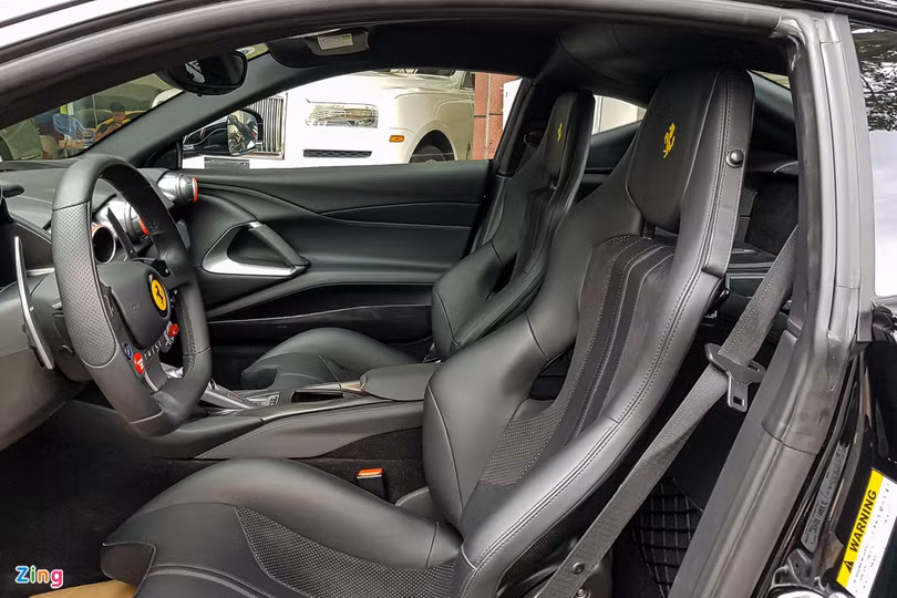 Chi tiết Ferrari 812 Superfast thứ 2 tại Việt Nam