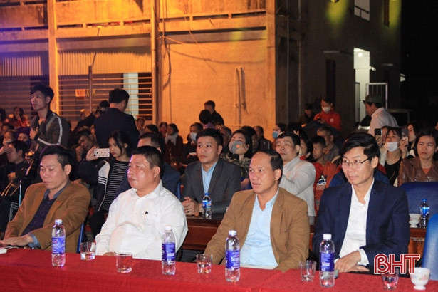 Hơn 100 triệu đồng đến với bệnh nhân nghèo Can Lộc trong “Đêm nhạc yêu thương”