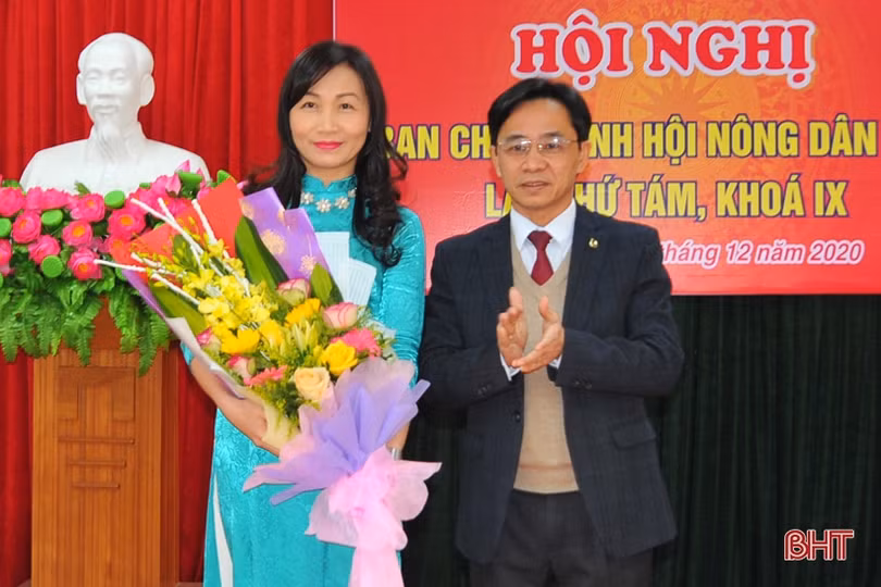 Bà Nguyễn Thị Mai Thủy giữ chức Chủ tịch Hội Nông dân Hà Tĩnh