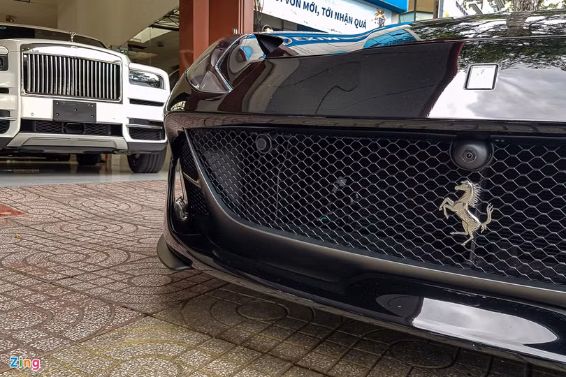 Chi tiết Ferrari 812 Superfast thứ 2 tại Việt Nam