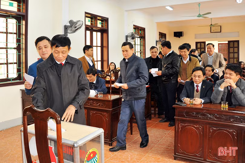 Bà Nguyễn Thị Mai Thủy giữ chức Chủ tịch Hội Nông dân Hà Tĩnh