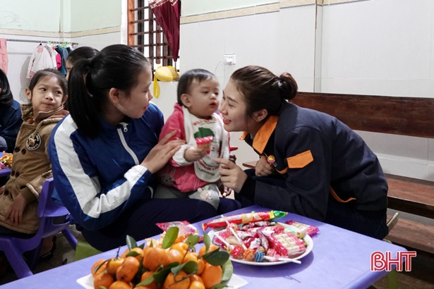 Formosa Hà Tĩnh trao 300 suất quà nhân dịp lễ Noel năm 2020