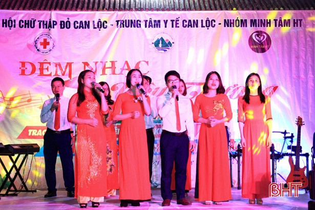 Hơn 100 triệu đồng đến với bệnh nhân nghèo Can Lộc trong “Đêm nhạc yêu thương”