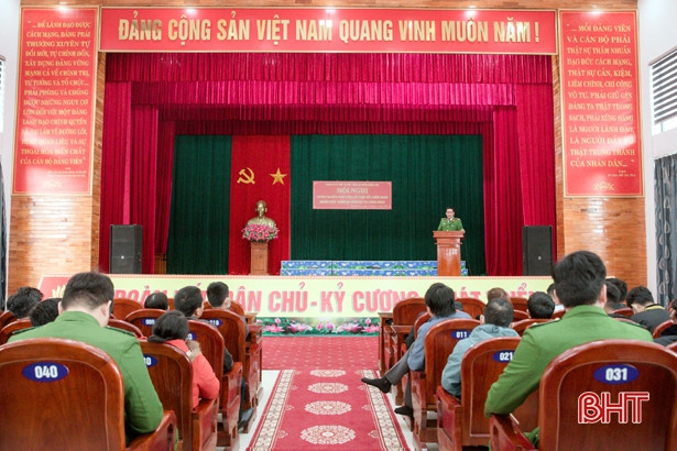 59 người chấp hành án hình sự tại cộng đồng ở Hương Sơn ký kết không vi phạm pháp luật