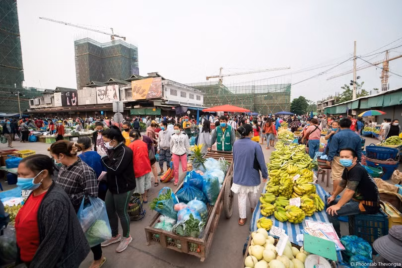 Lào tăng cường các biện pháp phòng Covid-19 khi Thái Lan xuất hiện ổ dịch mới