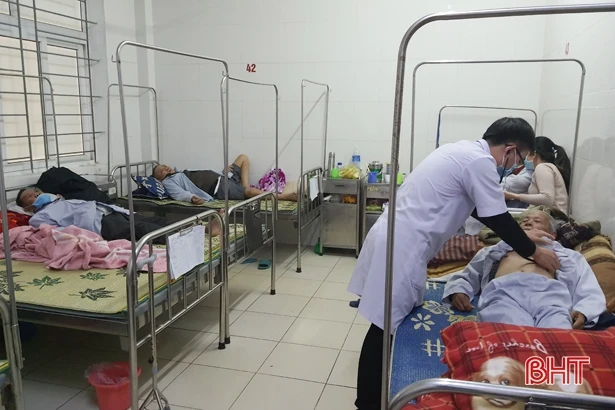 Rét đậm, người cao tuổi, trẻ nhỏ ở Hà Tĩnh nhập viện gia tăng