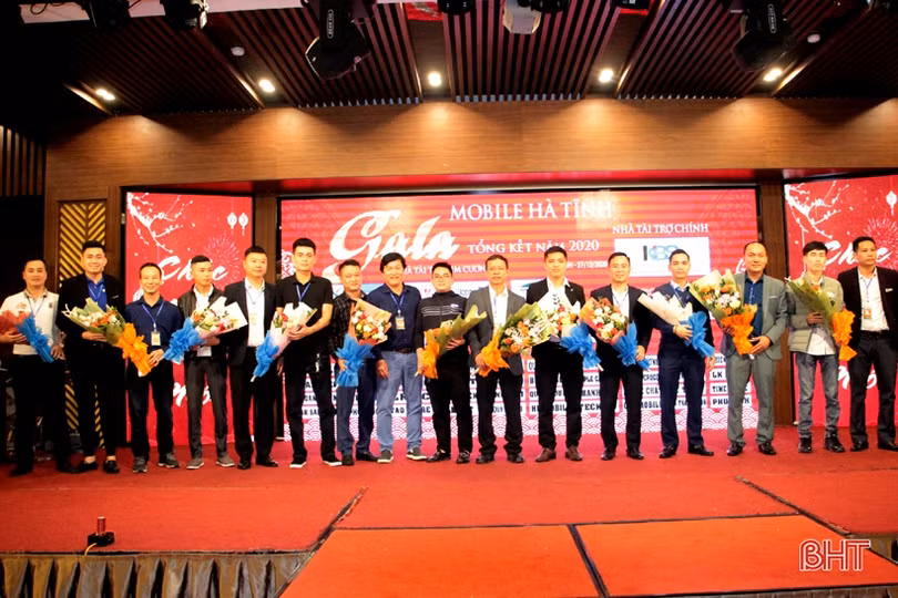 FC Mobile TP Hà Tĩnh vô địch Giải bóng đá Mobile Hà Tĩnh 